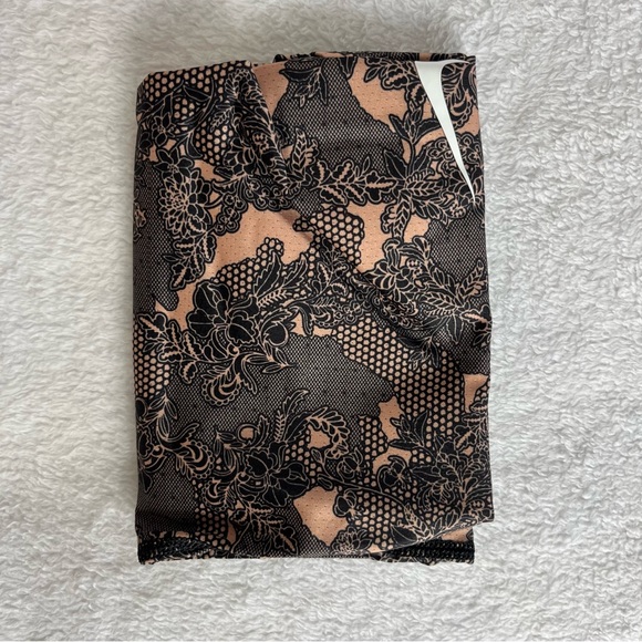 Nike Pro Hijab with DRI-FIT technology brand new authentic - Picture 6 of 7